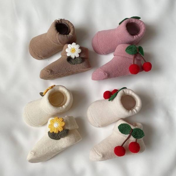 「330円のクオリティとは思えない！」スリコの“ベビーソックス”がかわいすぎるって噂！