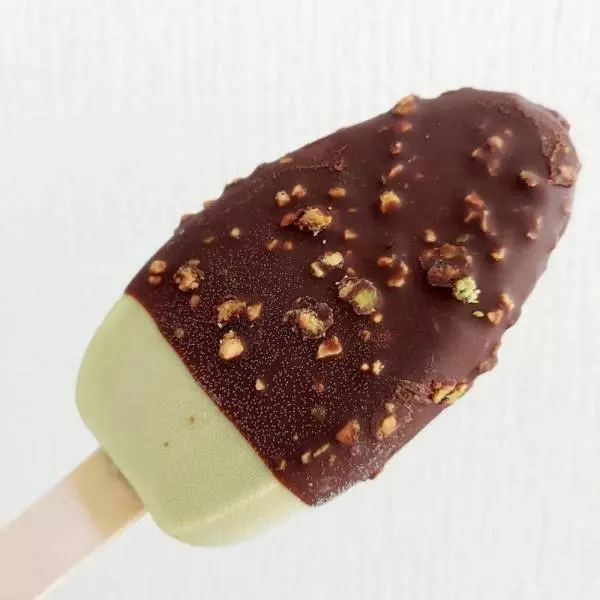 パルムピスタチオとろける生チーズケーキラムレーズン入り