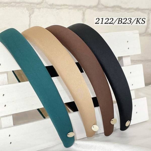 「流行カラーも冬素材も♡」スリコの“高見えヘアアクセ”は旬のデザインが揃ってるらしい！