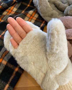 「今季活躍間違いなしかも！？」スリコの“フワモコアイテム”で寒い日を乗り切ろう！