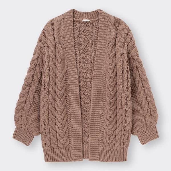 「着ぶくれしないのは…？」GUでゲットしたい“細見えアイテム”4選