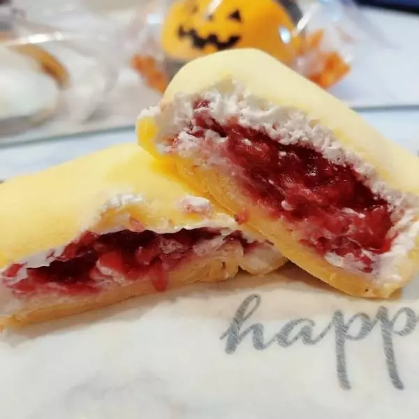 もっちりクレープ苺ソース＆ミルククリーム