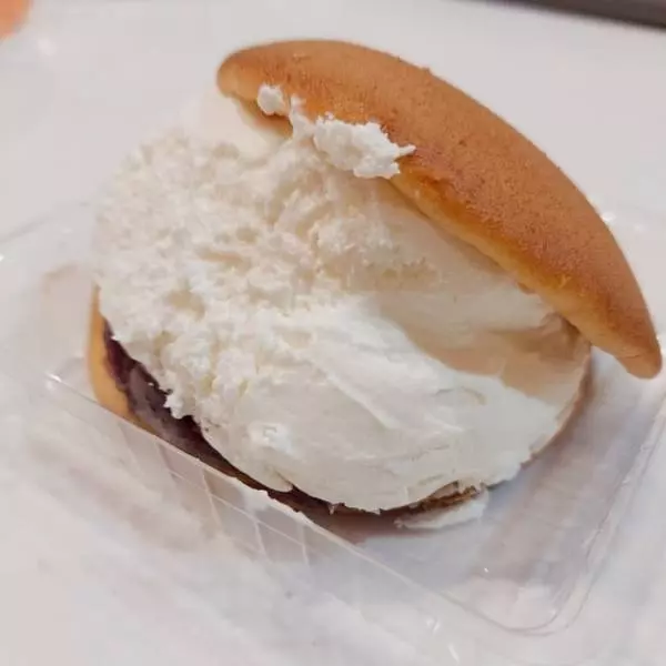 どら焼マリトッツォ