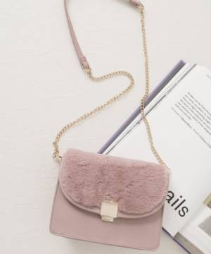 「見た目も値段も魅力的！？」ハニーズの“高見えバッグ”は今季活躍の予感…！