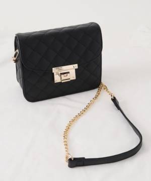 「見た目も値段も魅力的！？」ハニーズの“高見えバッグ”は今季活躍の予感…！