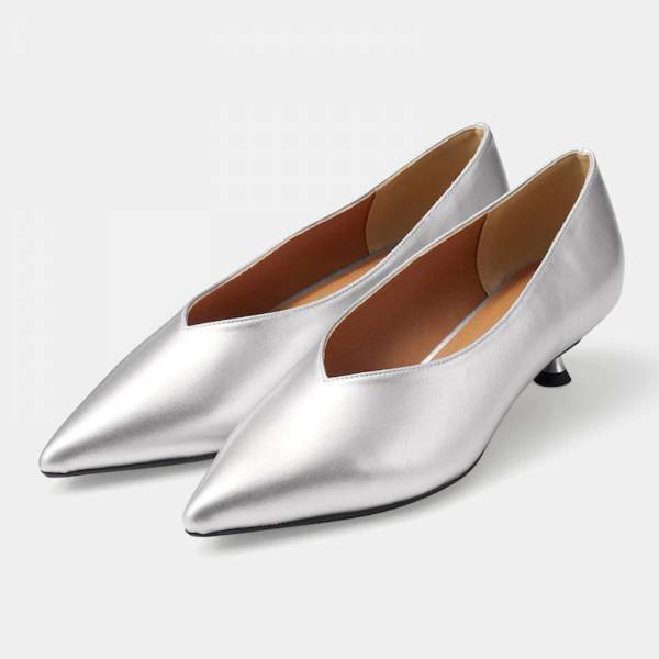 「全部2000円以下でいいの…！？」GUの“お買い得シューズ”まとめ