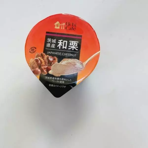 上から見たローソンの「茨城県産和栗アイス」のパッケージ