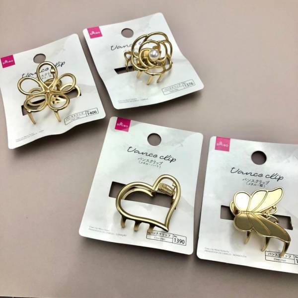 「100均も侮れない…！？」ダイソーの“秋冬アクセ”はプチプラなのに優秀って噂！