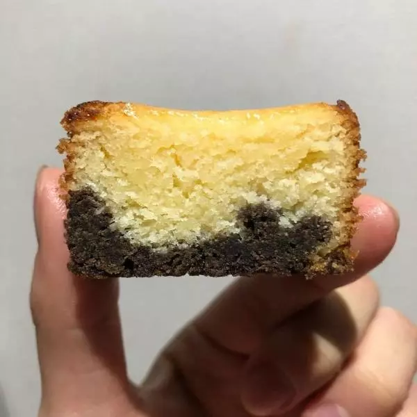 ローソンの「焼ティラミスタルト」の断面