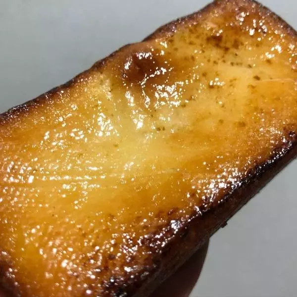 ローソンの「焼ティラミスタルト」のアップ