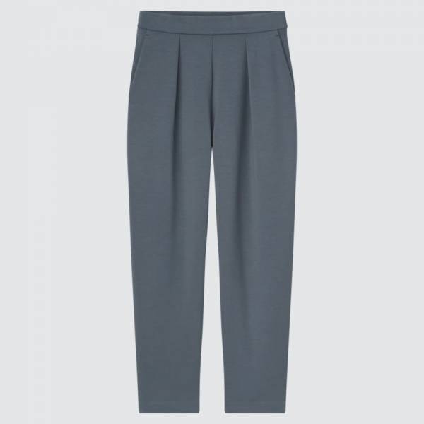 「きちんと感があるのに、機能性も良い！？」ユニクロの“高見え冬ボトムス”まとめ