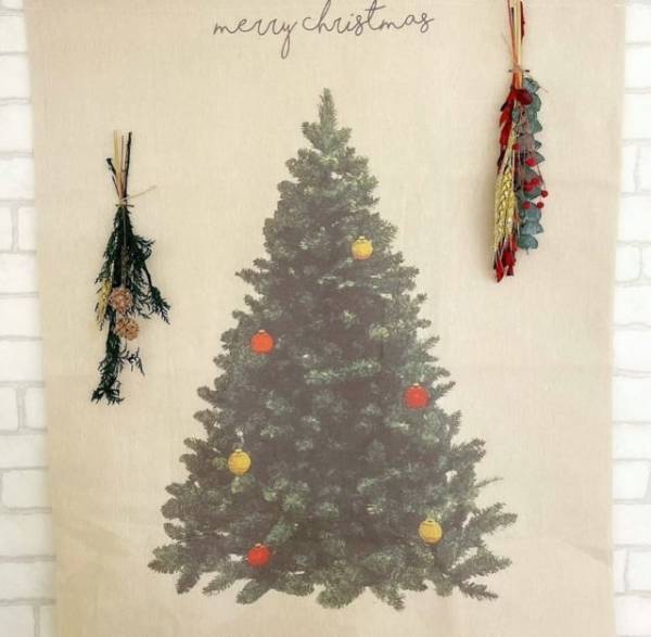 「お部屋をおしゃれに演出♡」スリコの“クリスマスタペストリー”をチェック！