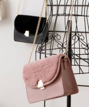 「全部2500円以下！？」ハニーズでおすすめの“冬バッグ”まとめ