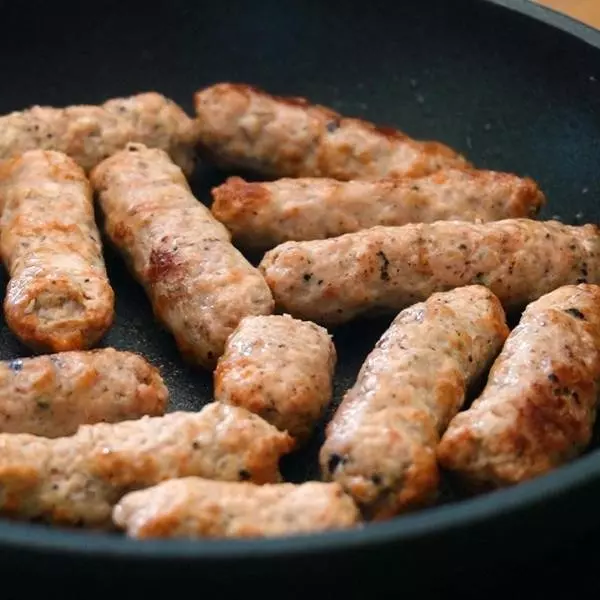 フライパンで焼いたコストコの「ポークソーセージリンクス」