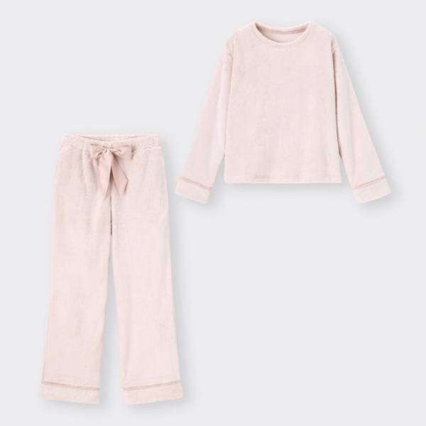 「おうち時間を快適に過ごしたいあなたへ♡」GUの“マシュマロルームウェア”特集