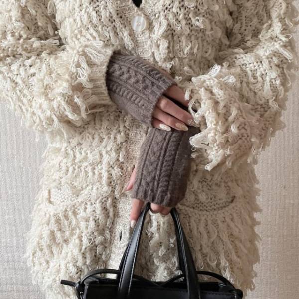 「寒い時期に欠かせない！？」スリコの“2way手袋”ならかわいく防寒対策できそう♡