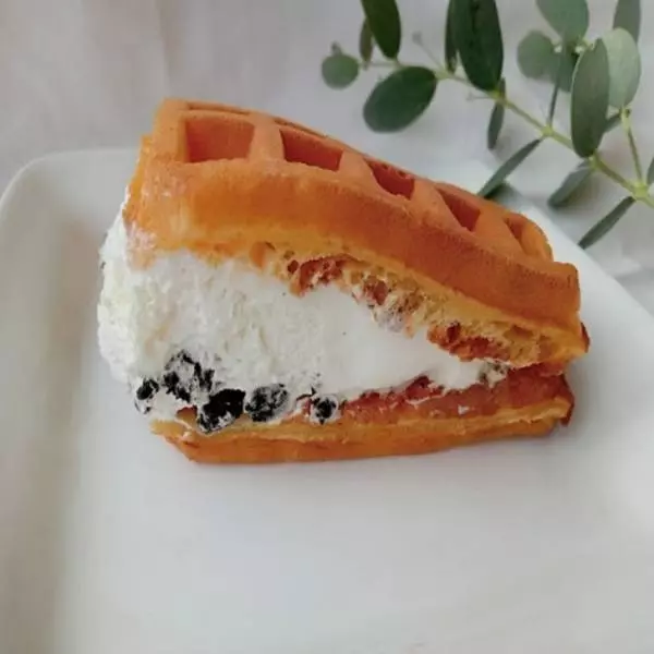 ワッフルケーキ（クッキー＆クリーム）