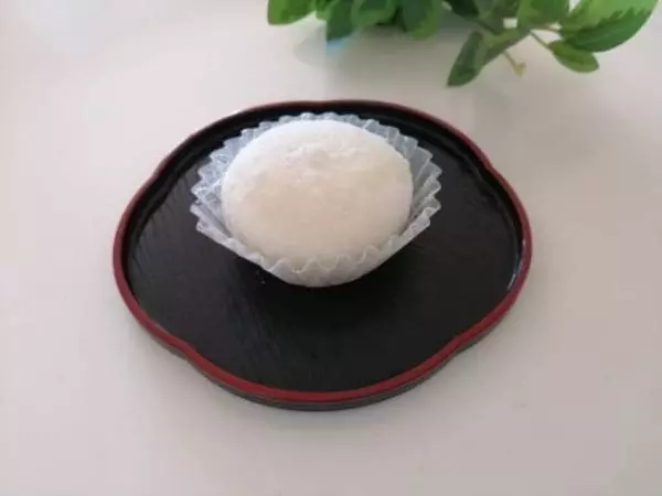 《セブンイレブン》レアチーズ大福ななめから