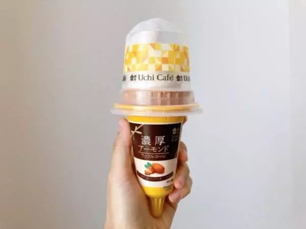 濃厚アーモンドワッフルコーンは絶品。