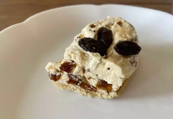 密醇バターサンドラムレーズン