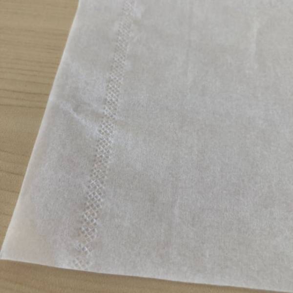 「蛍光塗料不使用！？」ダイソーの“ペーパータオル”が優秀なんです！