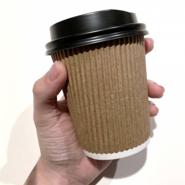 「自宅でカフェ気分を味わえる♡」セリアの“フタ付きカップ”でおうち時間を楽しもう！