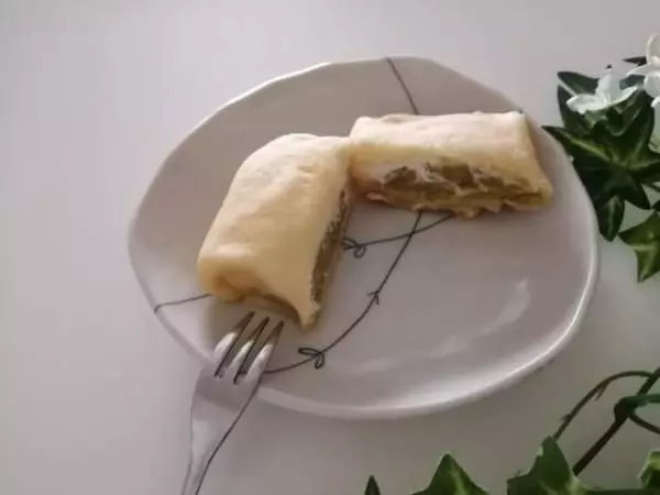 《セブンイレブン》生スイートポテト&ホイップカット面遠くから