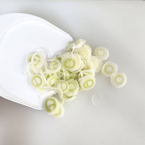 「細かい食材もサッとまとまる！」ダイソーの“キッチングッズ”が便利なんです！