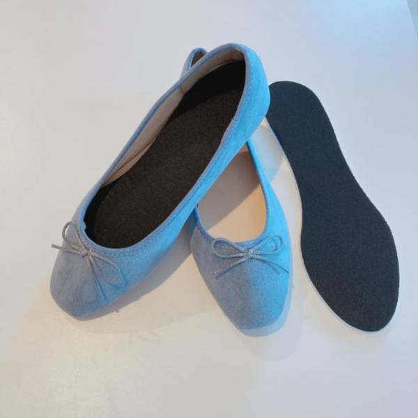 「靴がフィットしない人必見！？」セリアの“優秀インソール”で足の痛みを解決！