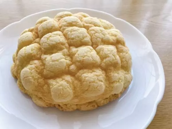 サクサク食感のクッキー生地。