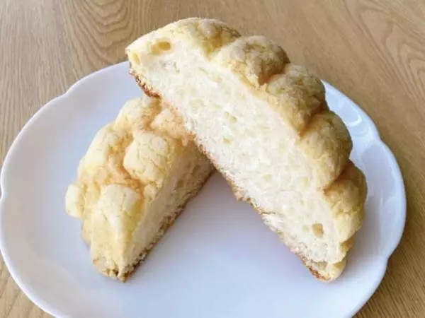 中の生地はソフトな食感です。