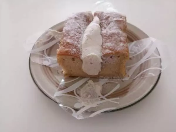 《ローソン》生クリーム入りシフォンケーキキャラメル正面