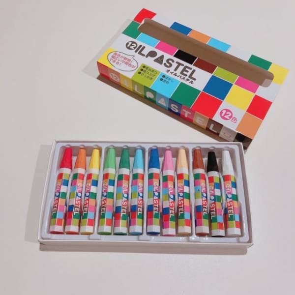 「おうち時間にぴったりかも！？」セリアの“オイルパステル”は大人も子どもも楽しめる！