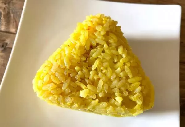 ナイルレストラン監修チキンカレーおむすび