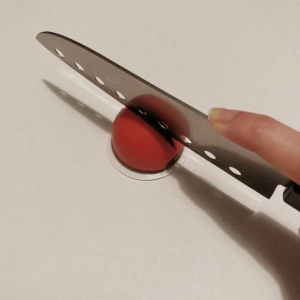 簡単に切れ味復活！？ダイソーの“優秀キッチンアイテム”はぜひゲットして♡