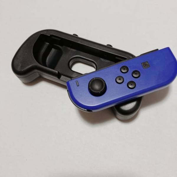 Switch愛用者必見！？【セリア】の“110円Joy-Conグリップ”って実際どうなの？