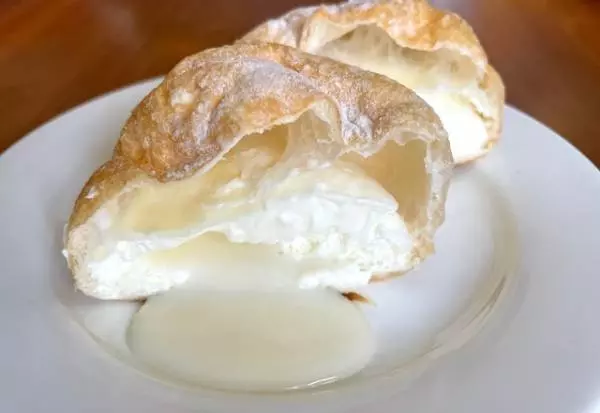 ホボクリムほぼほぼクリームのシュー(とろ〜りミルク)