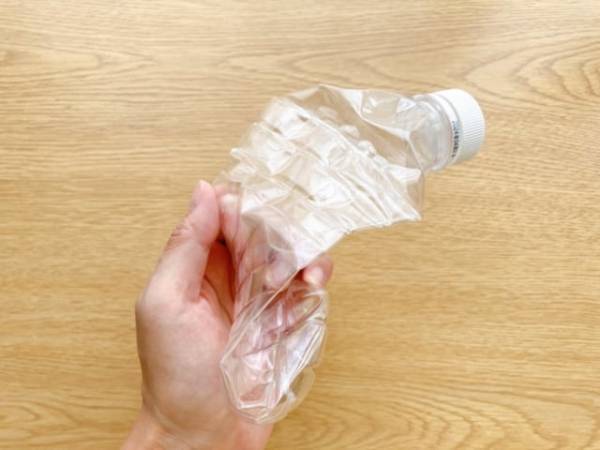 これですっきり解決♪【ダイソー】の“圧縮ペチャンコポンプ”が超便利なんです！