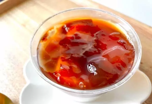 紅茶ジュレと桃のパンナコッタ