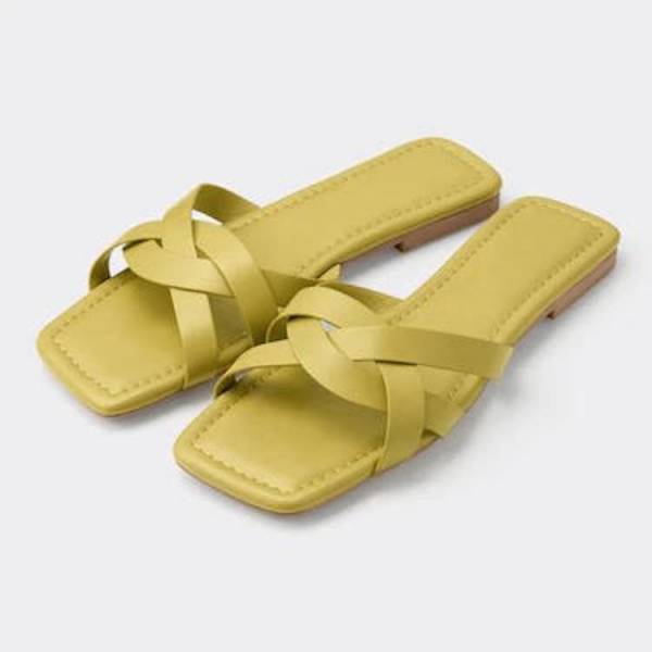 旬デザインなのに3000円以下！【GU】の“新作シューズ”特集