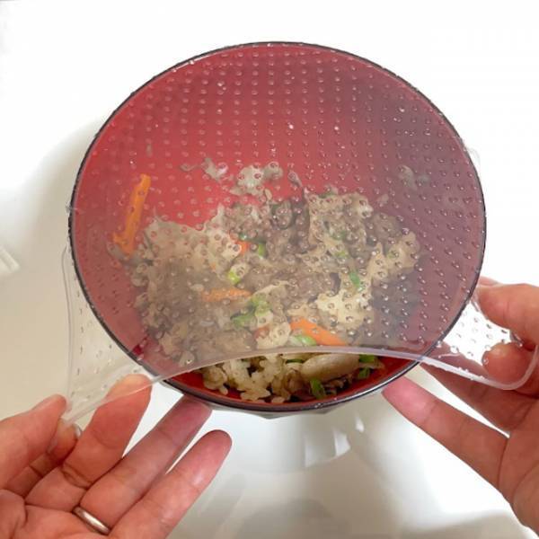 節約できて環境にも優しい♪【ダイソー】の“3wayシリコーン伸びラップ”は何度でも使える！