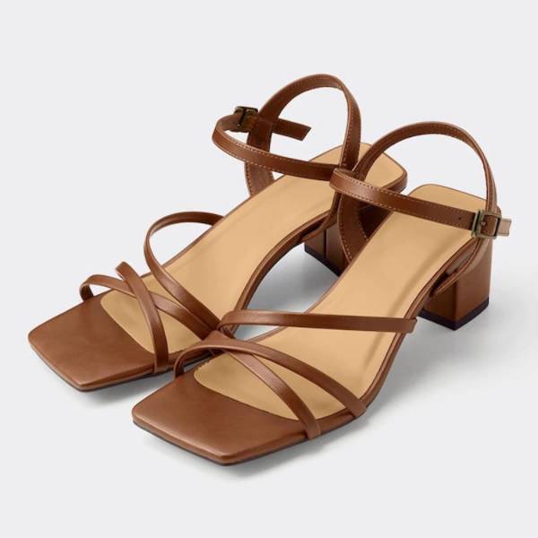 足元からトレンドをおさえるといいかも！？【GU】の“最旬サンダル”まとめ