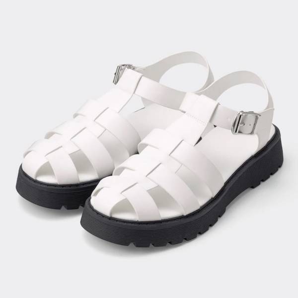 足元からトレンドをおさえるといいかも！？【GU】の“最旬サンダル”まとめ