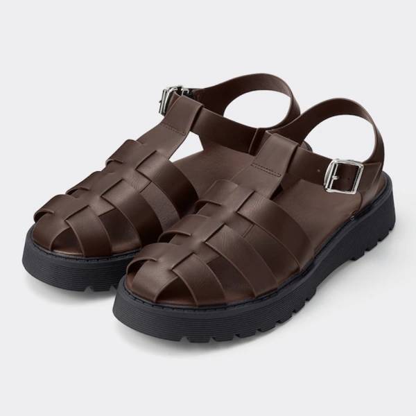 足元からトレンドをおさえるといいかも！？【GU】の“最旬サンダル”まとめ