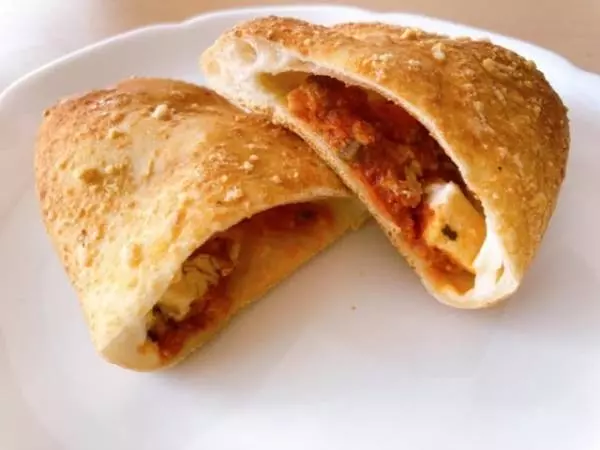 生地はもちもち食感で中のフィリングも絶品♪