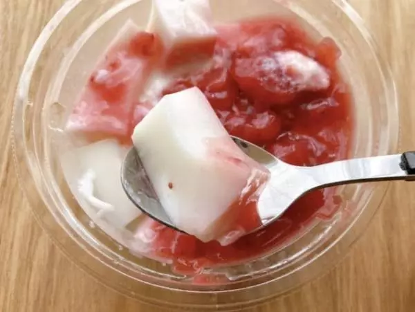 もっちり食感のミルクわらび餅