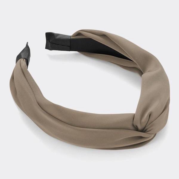 ワンポイントアイテムでコーデを華やかに！【GU】のファッション小物をチェック！