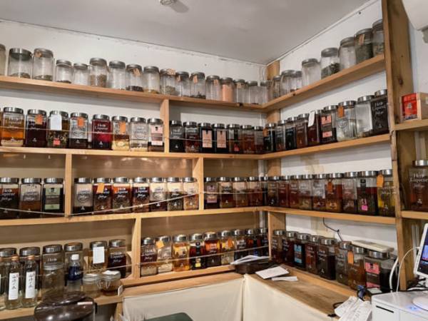 「お酒の上にお酒のアイス！？」新感覚の”大人のクリームソーダ”が三茶に誕生！