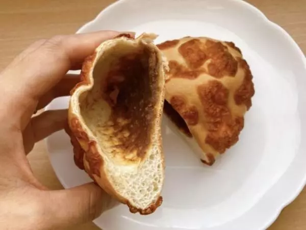 スパイシーな香り漂うフィリング。