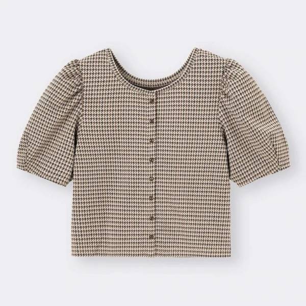 「コーディネートのアクセントに！」【GU】新作トップス3選